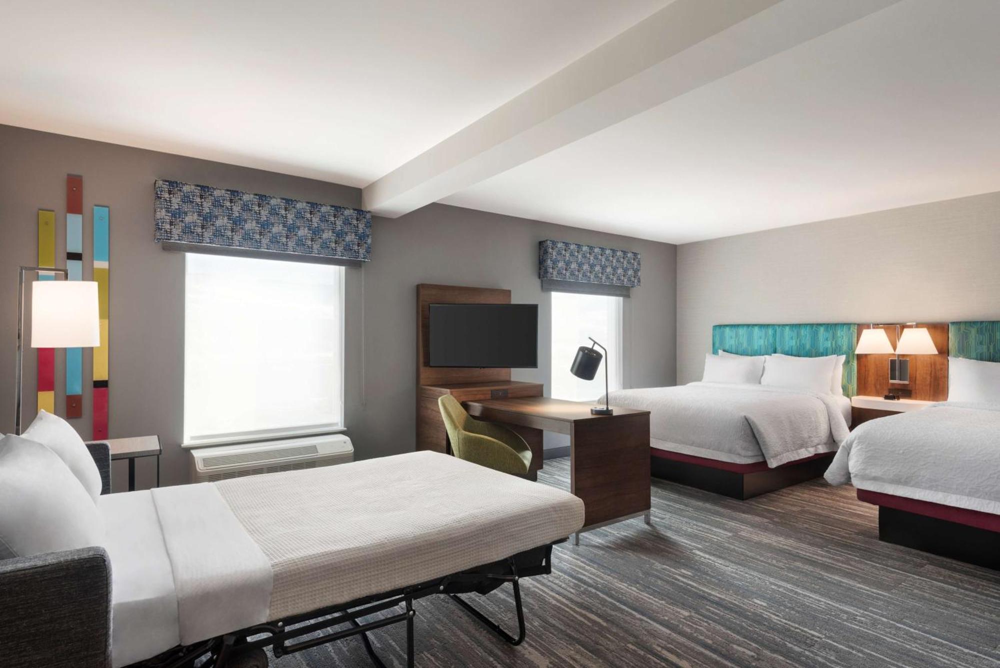 Hampton Inn & Suites Kelowna, British Columbia, Canada Exterior photo