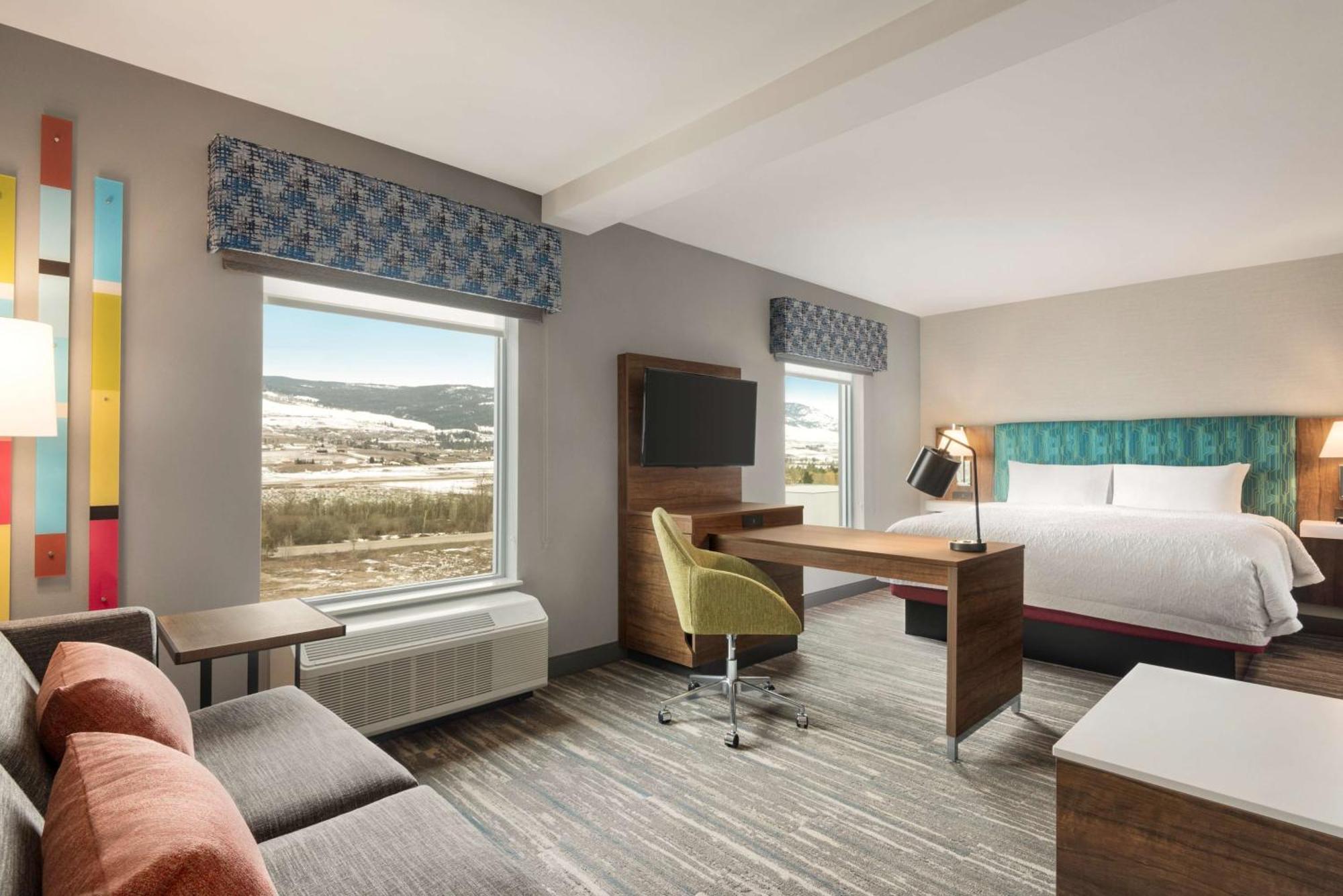 Hampton Inn & Suites Kelowna, British Columbia, Canada Exterior photo