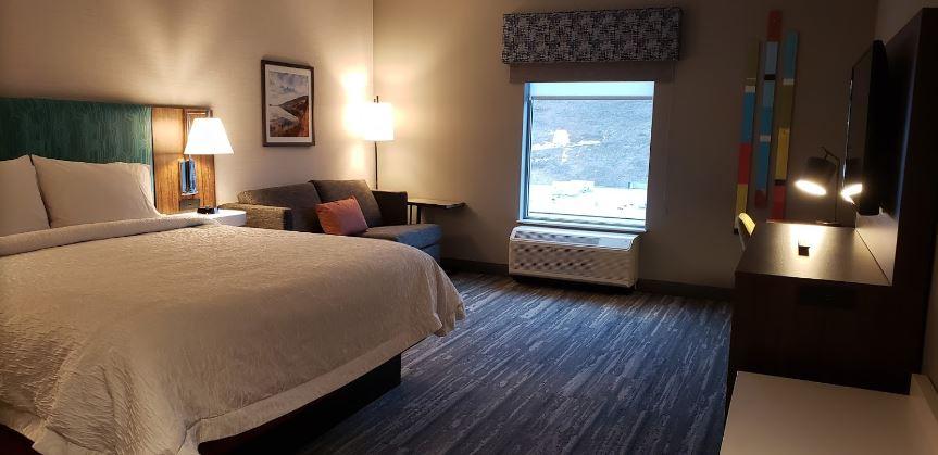 Hampton Inn & Suites Kelowna, British Columbia, Canada Exterior photo